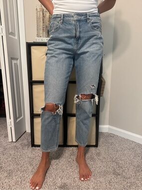 American Eagle Outfitters Light Blue High-Rise Ripped Ankle Jeans
